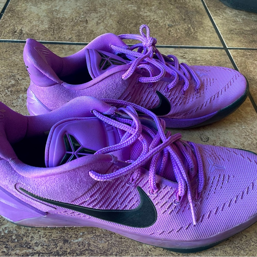 Men’s 10.5 Kobe lows